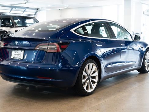 Used 2018 Tesla Model 3 Long Range image 4