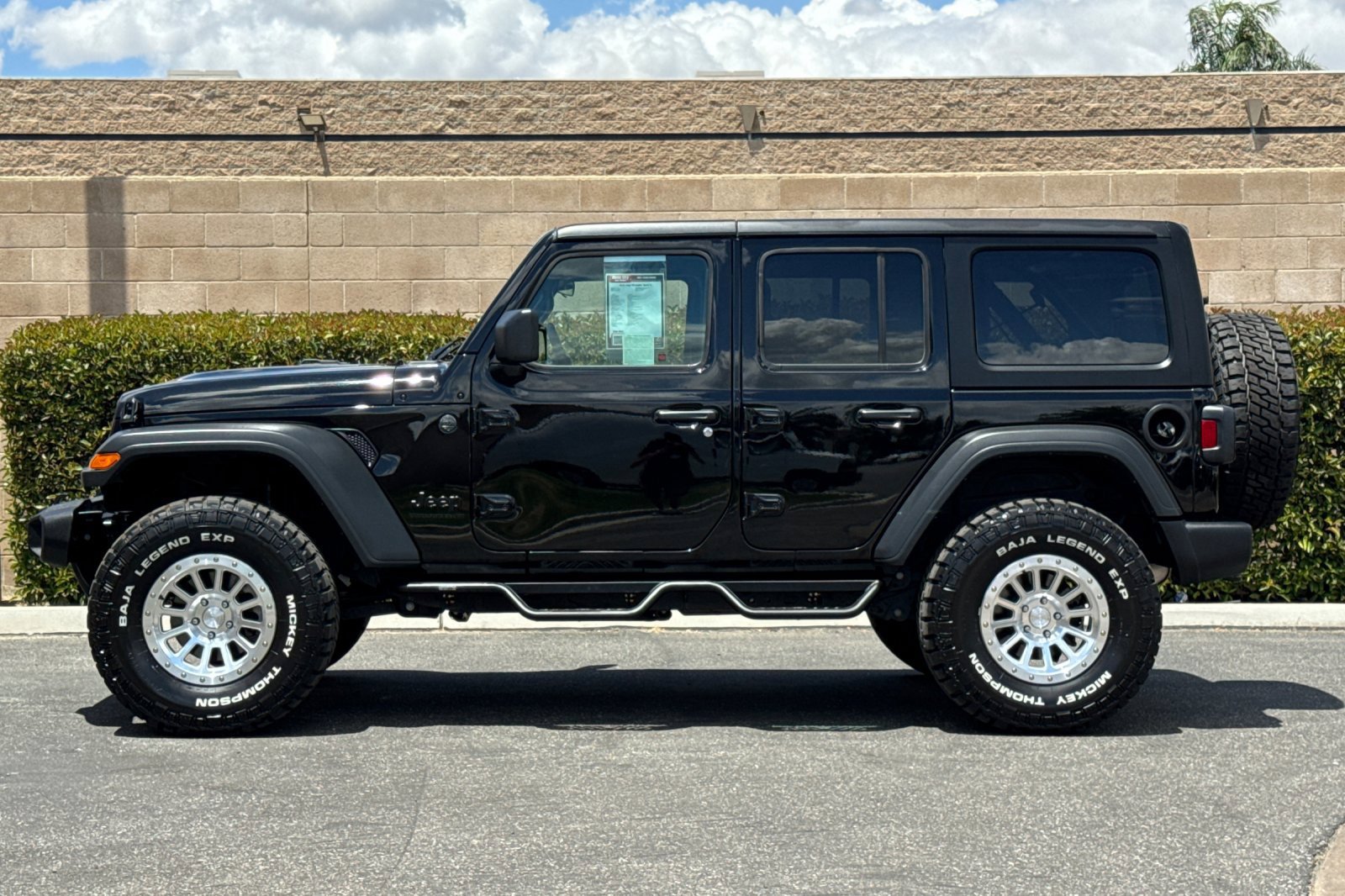 Used 2025 Jeep Wrangler Unlimited Sport AWD/4WD image 7