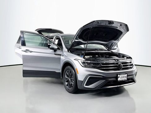Used 2024 Volkswagen Tiguan SE image 20