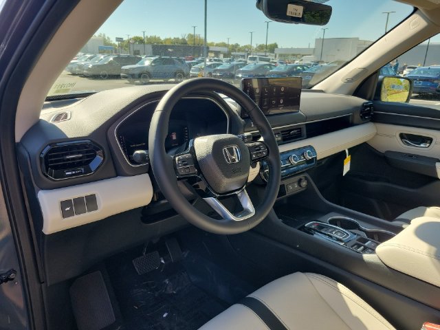 New 2026 Honda Pilot Touring image 18