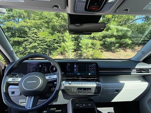 Used 2024 Hyundai Kona Limited FWD image 22