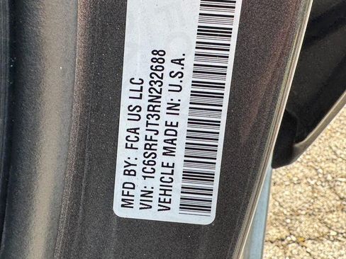 Used 2024 RAM 1500 Laramie AWD/4WD image 28