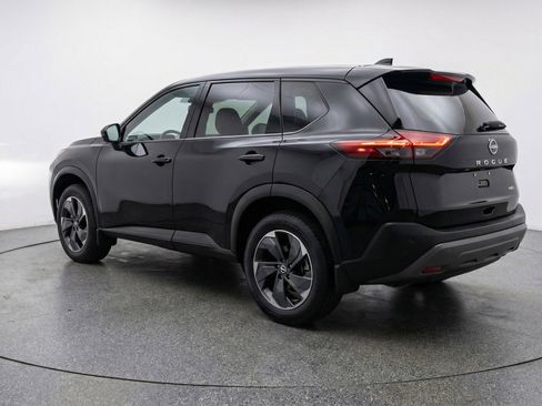 Used 2025 Nissan Rogue SV image 6