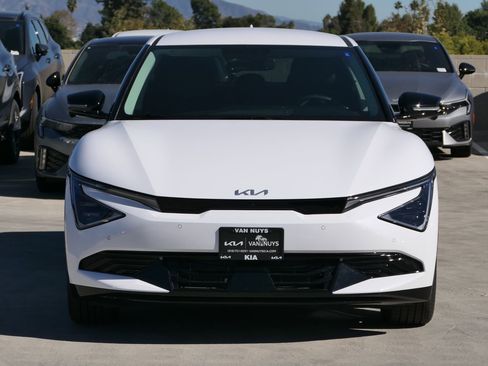 New 2025 Kia EV6 Wind image 6