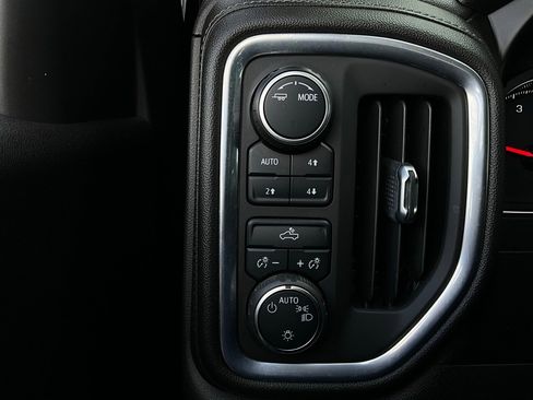 Used 2021 Chevrolet Silverado 1500 LT w/ Z71 Off-Road Package image 23