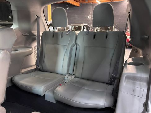 Used 2011 Toyota Highlander SE FWD image 23