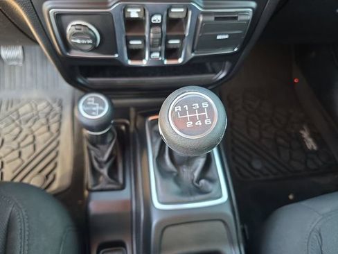 Used 2021 Jeep Wrangler Unlimited Sport AWD/4WD image 19