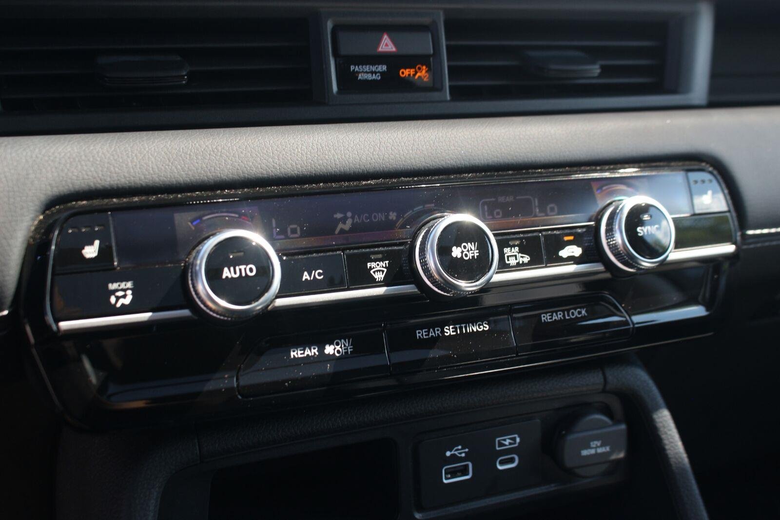 Used 2024 Honda Pilot Touring image 29