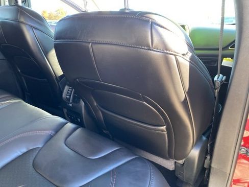 Used 2019 Jeep Cherokee Trailhawk w/ Cold Weather Group image 33