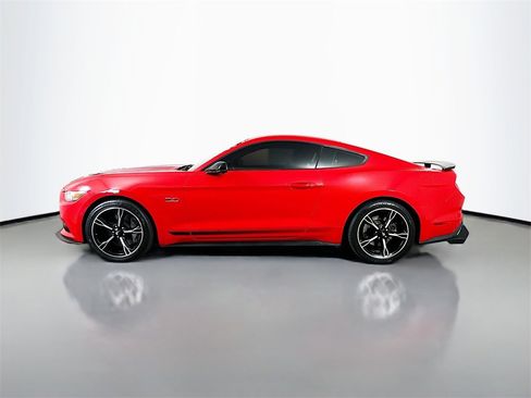 Used 2017 Ford Mustang GT Premium image 4