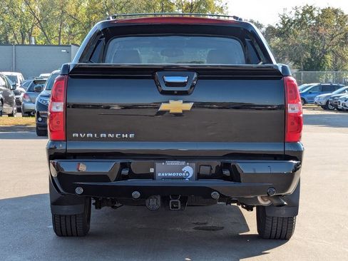 Used 2013 Chevrolet Avalanche LTZ image 11
