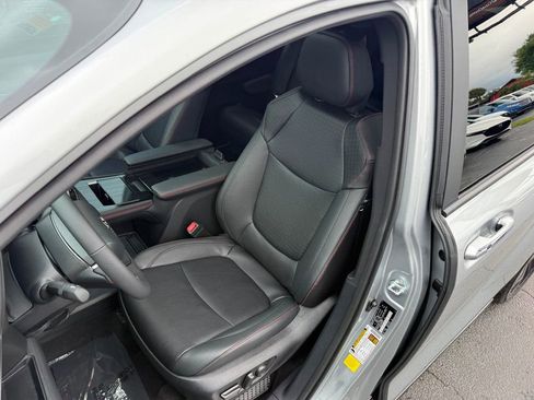 Used 2025 Toyota Sienna XSE image 10