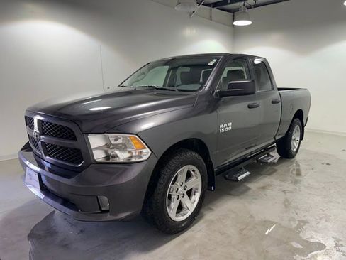 Used 2016 RAM 1500 Express AWD/4WD image 3