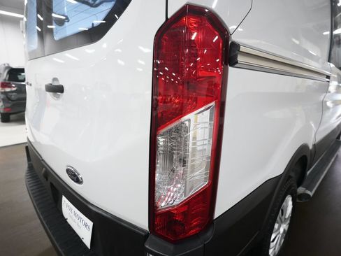 Used 2022 Ford Transit 250 Low Roof w/ Exterior Upgrade Package RWD image 31