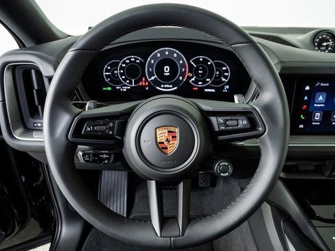 New 2026 Porsche Cayenne Base image 9