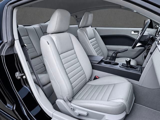 Used 2005 Ford Mustang GT RWD image 9