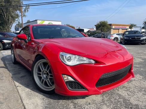 Used 2015 Scion FR-S image 3