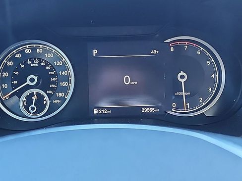 Used 2023 Genesis G70 2.0T image 11