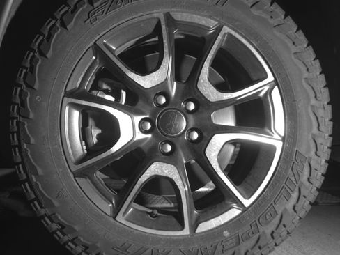 Used 2025 Jeep Compass Trailhawk image 12