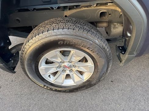 Used 2022 GMC Sierra 1500 SLE image 10