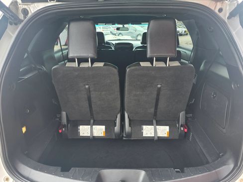 Used 2017 Ford Explorer XLT w/ Equipment Group 202A AWD/4WD image 6