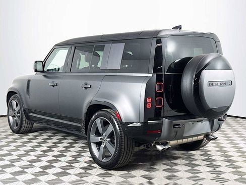 Used 2025 Land Rover Defender 110 V8 AWD/4WD image 7