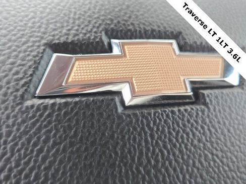 Used 2023 Chevrolet Traverse LT image 37