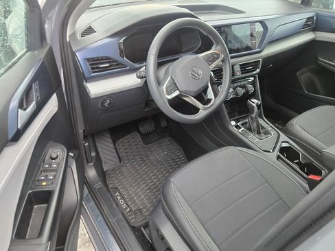 Used 2024 Volkswagen Taos SE FWD image 5