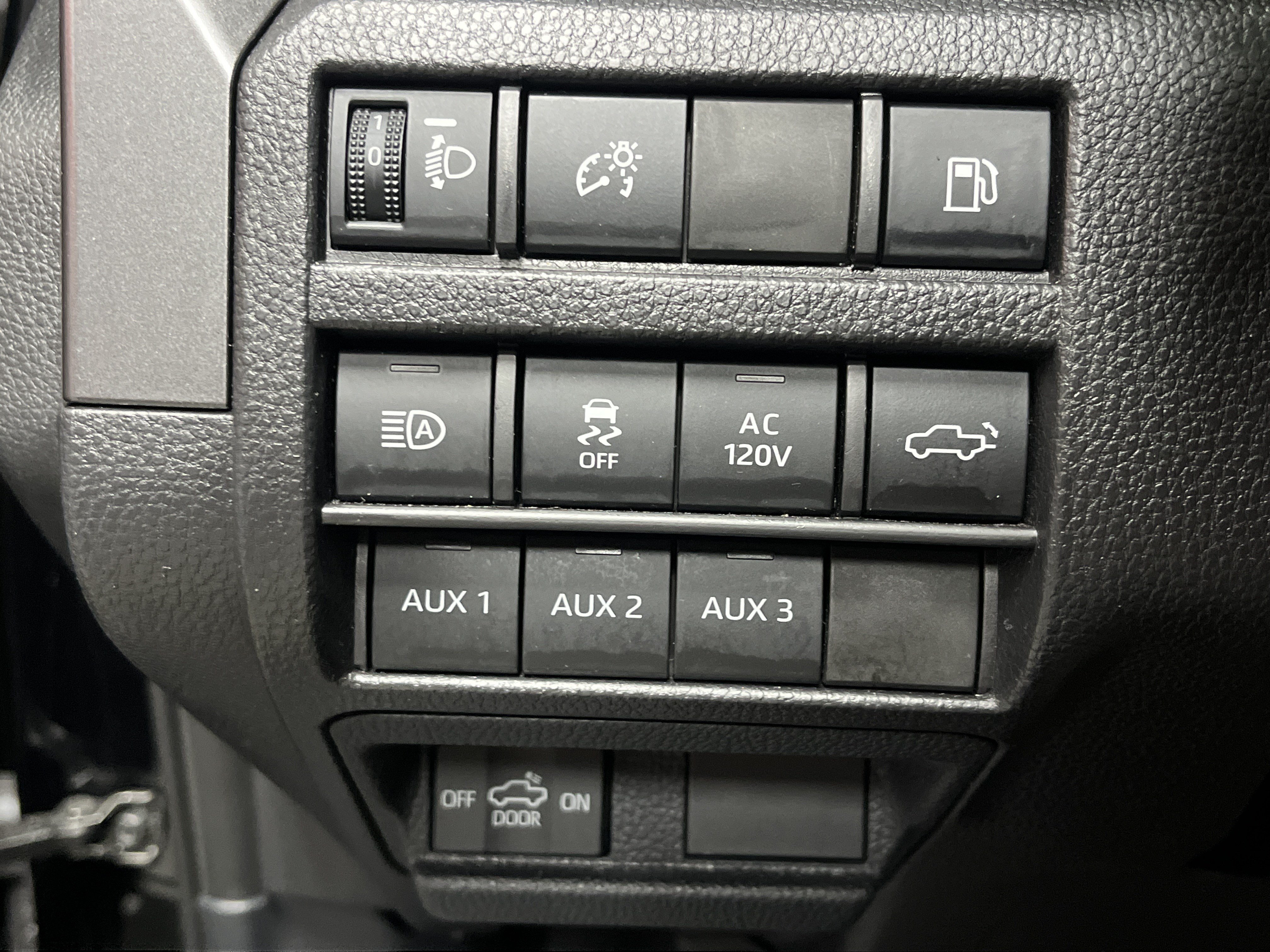 Used 2026 Toyota Tacoma TRD Sport w/ TRD Sport Premium Package AWD/4WD image 8