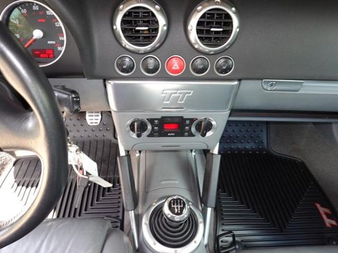 Used 2002 Audi TT 1.8T FWD image 13