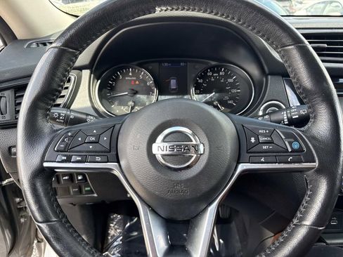 Used 2018 Nissan Rogue SL w/ Premium Package FWD image 29