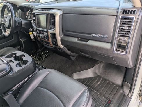 Used 2017 RAM 1500 Laramie image 30