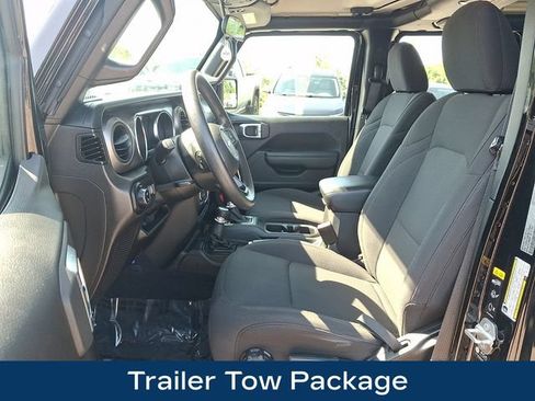 Used 2022 Jeep Gladiator Sport w/ Trailer Tow Package AWD/4WD image 2