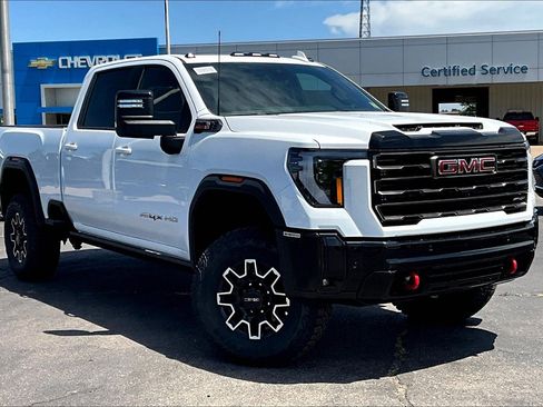 New 2025 GMC Sierra 2500 AT4X image 2
