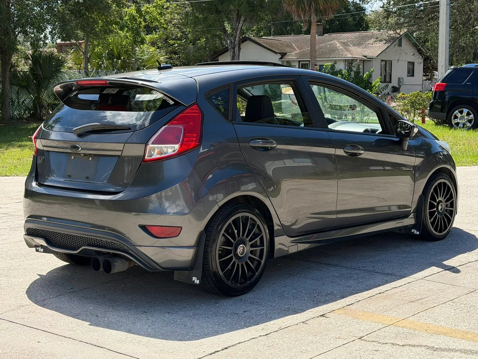 Used 2018 Ford Fiesta ST FWD image 3