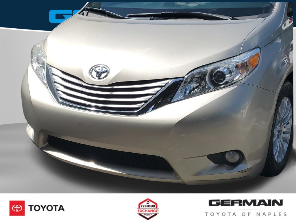 Used 2017 Toyota Sienna XLE w/ XLE Navigation Package FWD image 15
