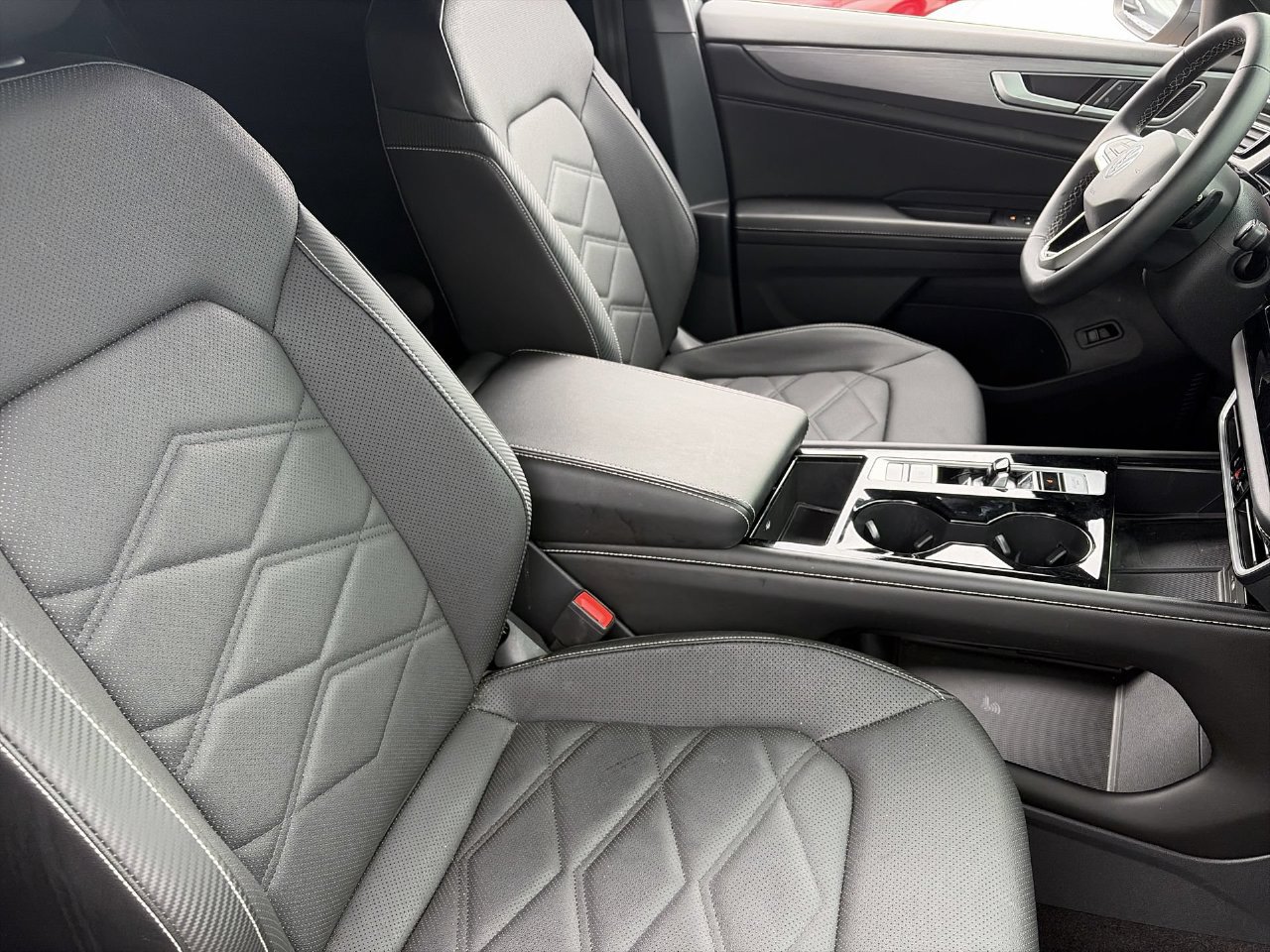 Used 2024 Volkswagen Atlas Cross Sport SE FWD image 10