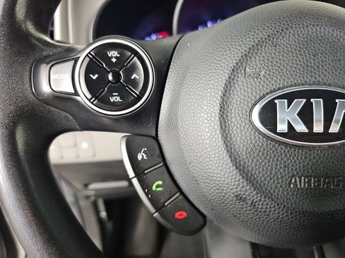 Used 2019 Kia Soul Base image 17