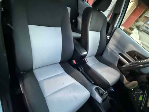 Used 2014 Toyota Prius C Two image 7