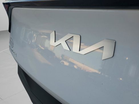 Certified 2025 Kia Sportage EX image 7