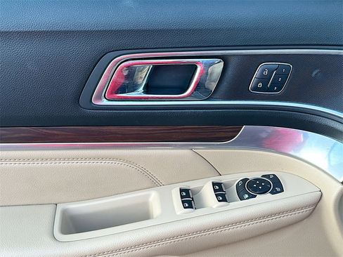 Used 2017 Ford Explorer Limited w/ Equipment Group 301A image 21