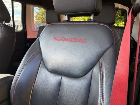 Used 2017 Jeep Wrangler Unlimited Rubicon image 9