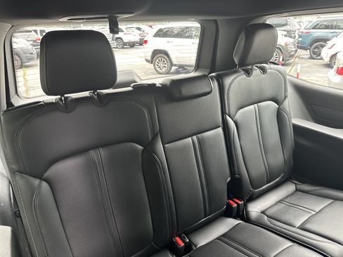 Used 2025 Jeep Wagoneer 2WD w/ Mopar Step-Up Package image 20