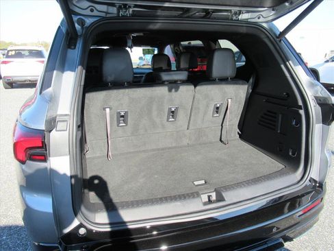 Used 2025 Buick Enclave Sport Touring image 31