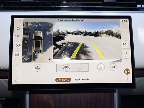 Used 2024 Land Rover Range Rover SE image 21