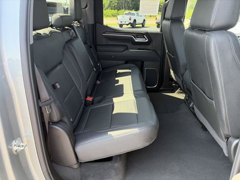 Used 2026 GMC Sierra 1500 SLT AWD/4WD image 14