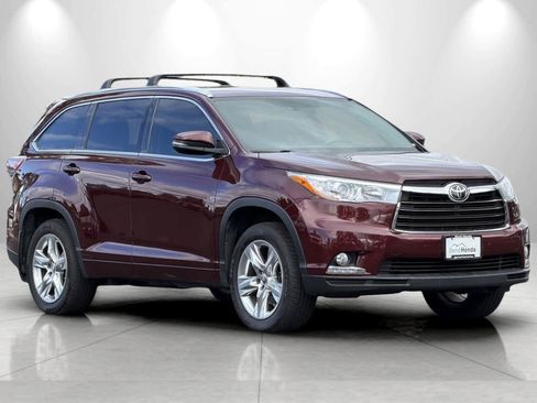 Used 2016 Toyota Highlander Limited w/ Driver Technology Package AWD/4WD image 9