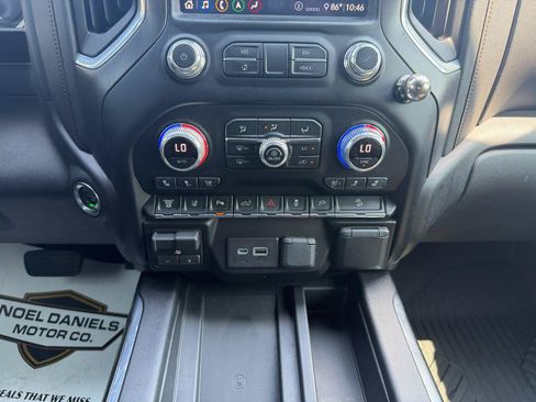 Used 2020 GMC Sierra 2500 AT4 w/ AT4 Premium Package AWD/4WD image 31