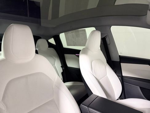 Used 2026 Tesla Model Y 2WD image 27