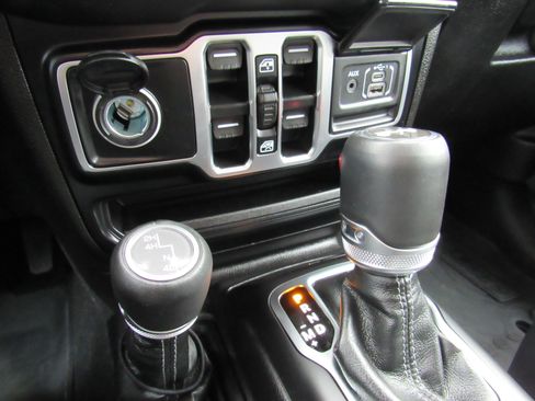 Used 2024 Jeep Wrangler Sahara w/ Safety Group image 25